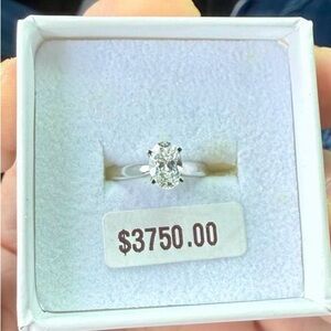 Elegant Silver Diamond Ring